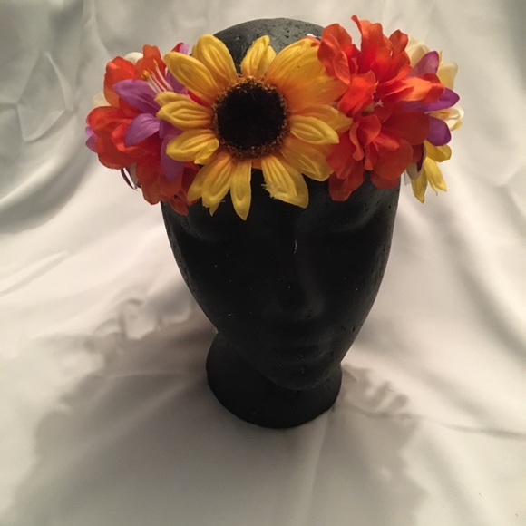 Floral crown - Picture 3 of 3